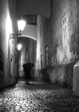 RUINS BEHELD