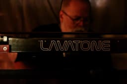 Lavatone 
