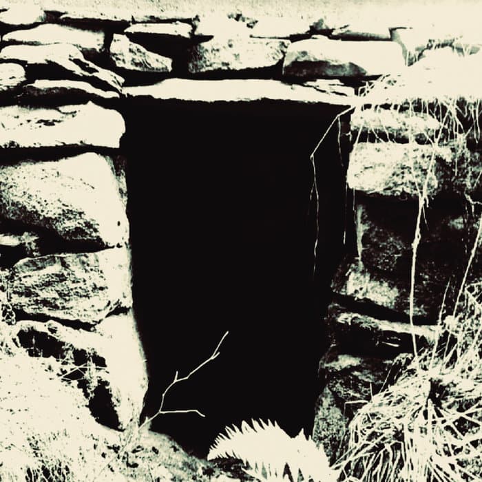 A Threshold / Eine Schwelle